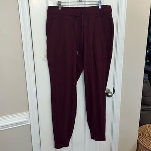Lululemon burgundy joggers size 12